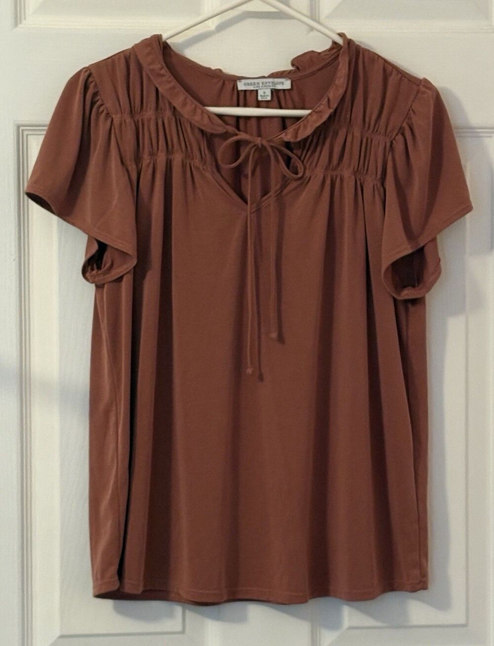 Green Envelope Los Angeles Womens Small V Neck Top Ruched Sleeve Casual Blouse